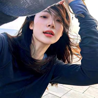 人别时光念未休